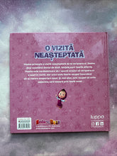 Load image into Gallery viewer, O VIZITA NEASTEPTATA MASA SI URSUL
