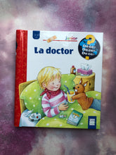 Load image into Gallery viewer, LA DOCTOR DE CE DE CE DE CE 2-4 ANI
